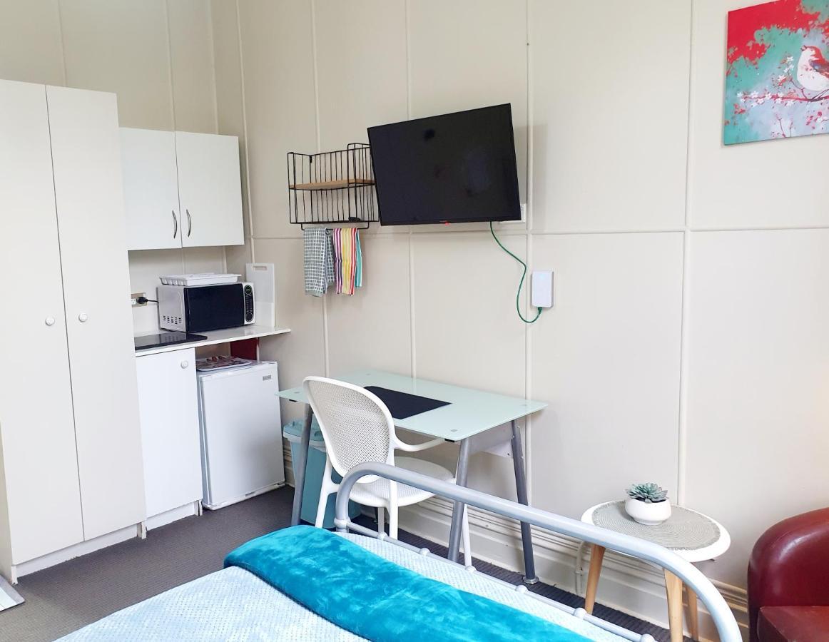 Travel Stay City Hostel Dunedin Exterior photo