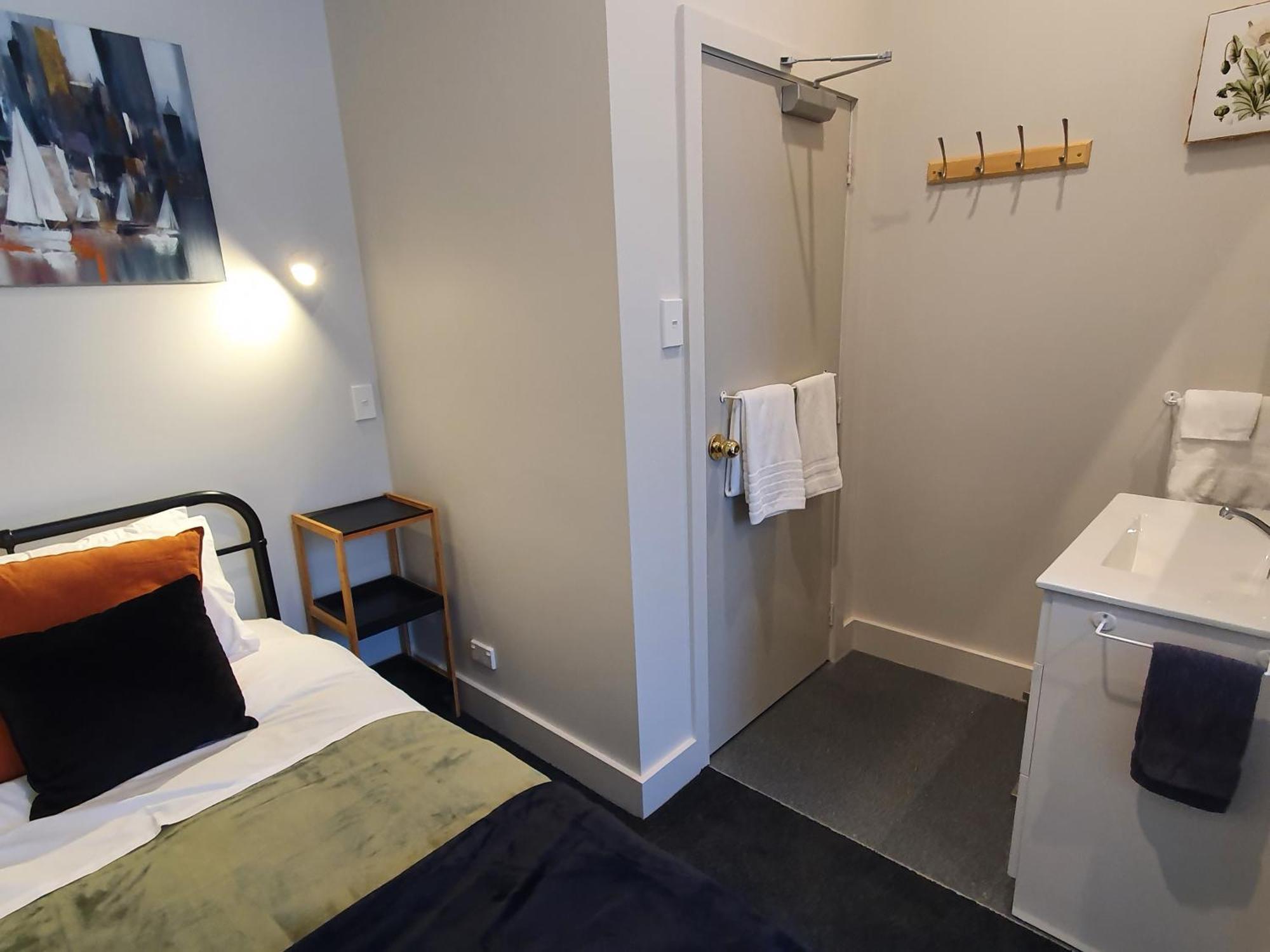 Travel Stay City Hostel Dunedin Exterior photo